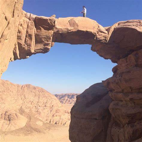 Tour di trekking in montagna Jabal Burdah nel Wadi Rum (WR-JHT-008)